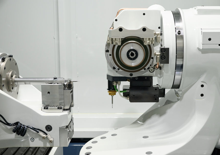 MicroX ULTRA: Industry-first micro tool grinding using nanometer resolution down to D0.03mm